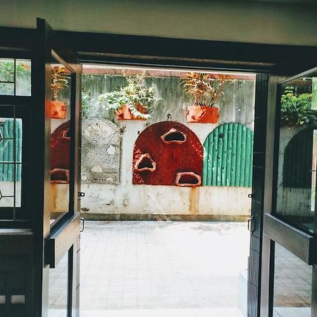 Ashray Guesthouse コルカタ エクステリア 写真