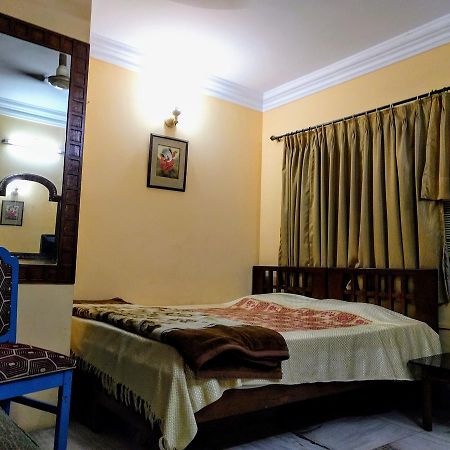 Ashray Guesthouse コルカタ エクステリア 写真