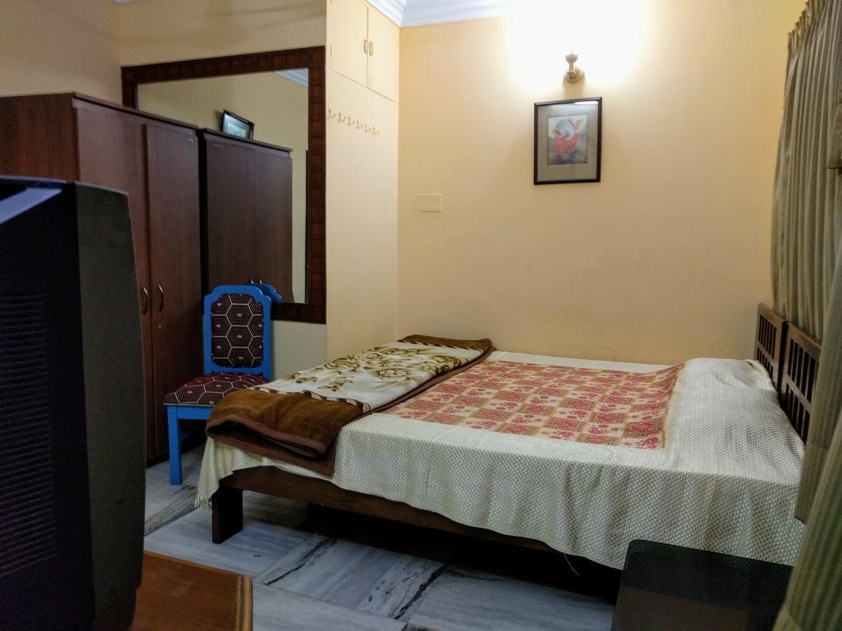 Ashray Guesthouse コルカタ エクステリア 写真